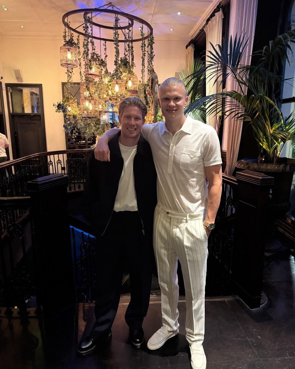 瓦伦西亚对阵塞维利亚：首发阵容与比赛前瞻（瓦伦西亚vs塞维利亚：首发名单与赛前解析）